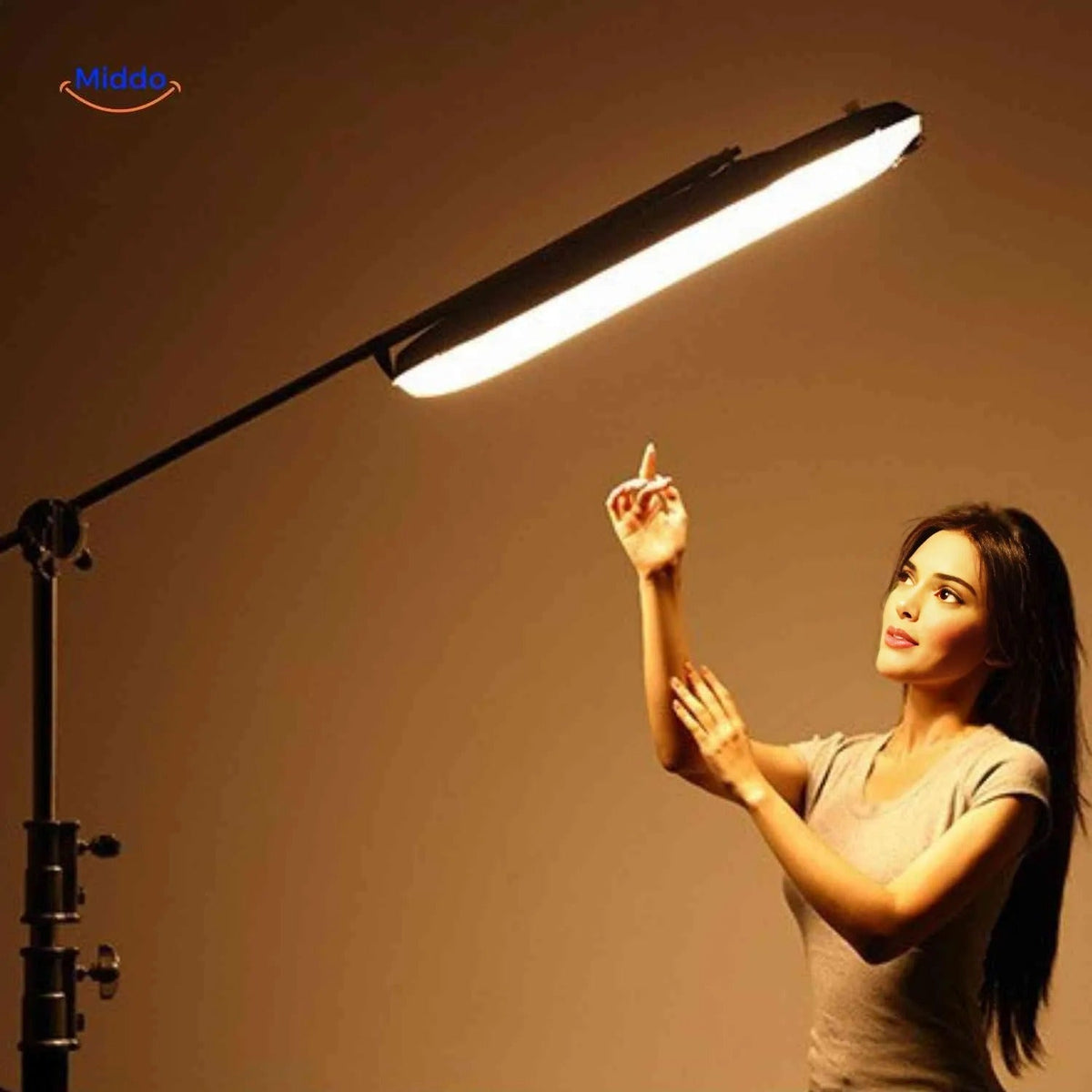 Aerolux Porträtlampe mit sanfter LED-Lichtquelle - www.middo.de