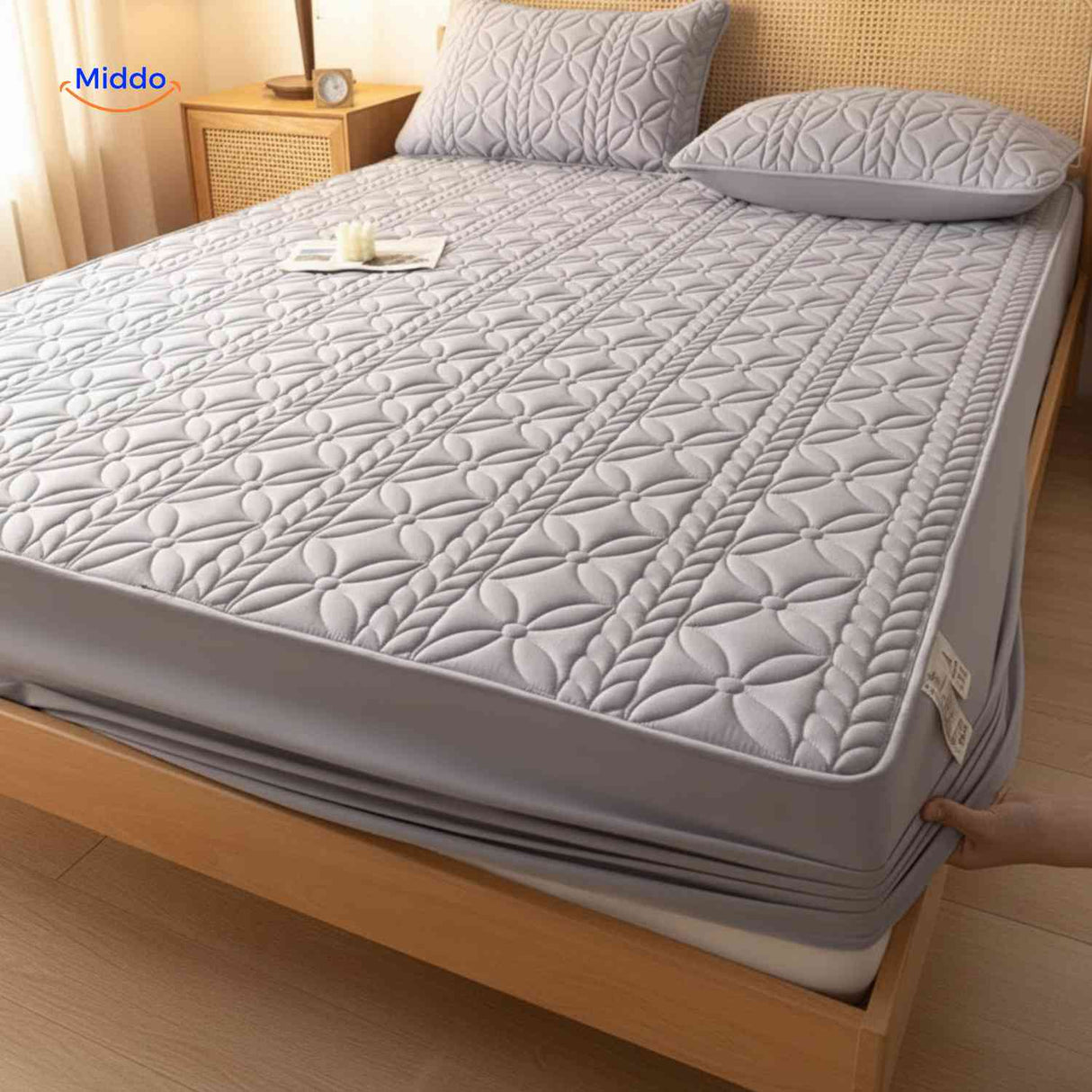 Comfortora Matratzenbezug mit elastischen Ecken – dehnbarer Matratzenschoner | www.middo.de