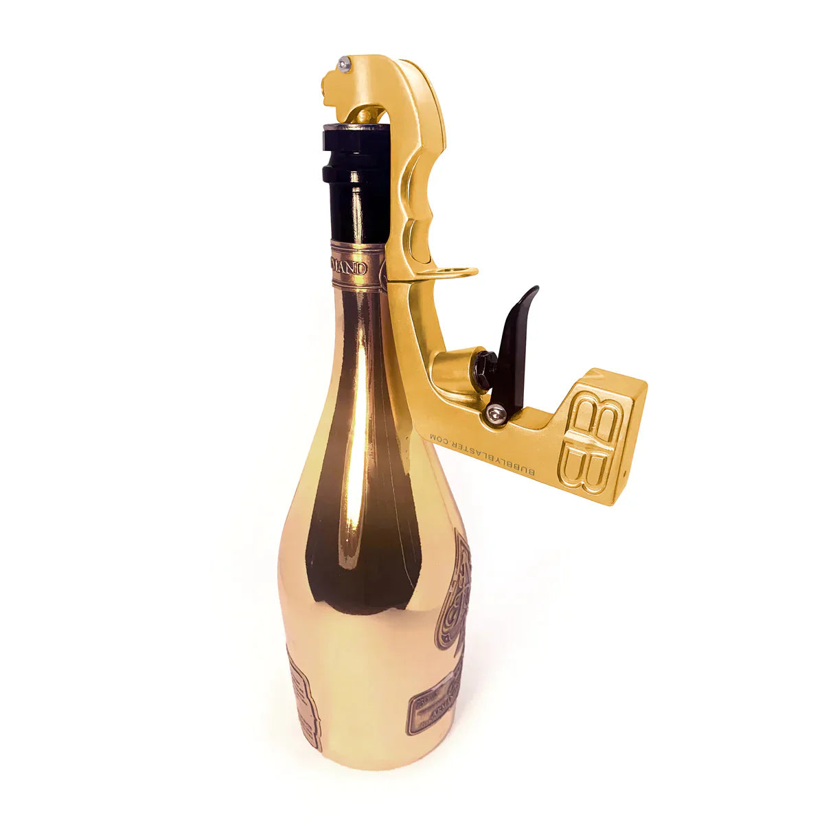 Bild von einer goldfarbenen Getränkepistole, die an einer Champagnerflasche angeschlossen ist