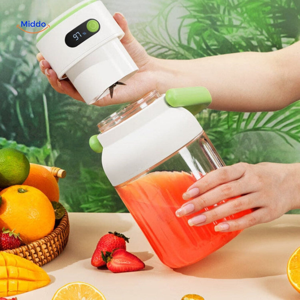 JuiceX tragbarer Mixer einfach schütteln für Säfte www.middo.de