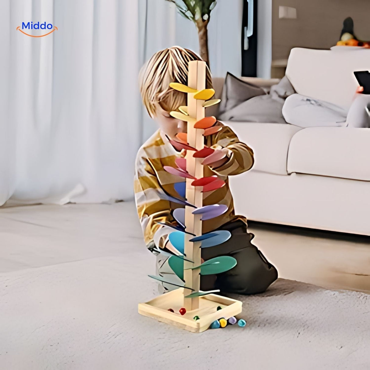LearnPlay Kugelbahn Baum, Kind spielt zu Hause