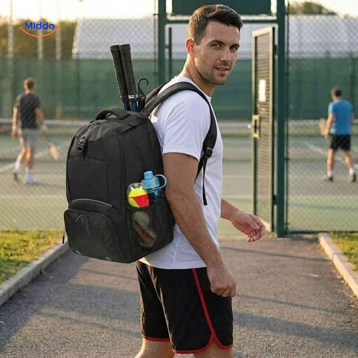 Sportivo Rucksack Tennisrucksack im Einsatz auf dem Tennisplatz