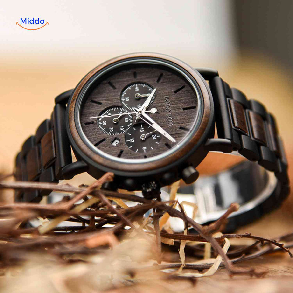 Timbero Holzuhr Chronograph aus Holz Lifestyle-Nahaufnahme