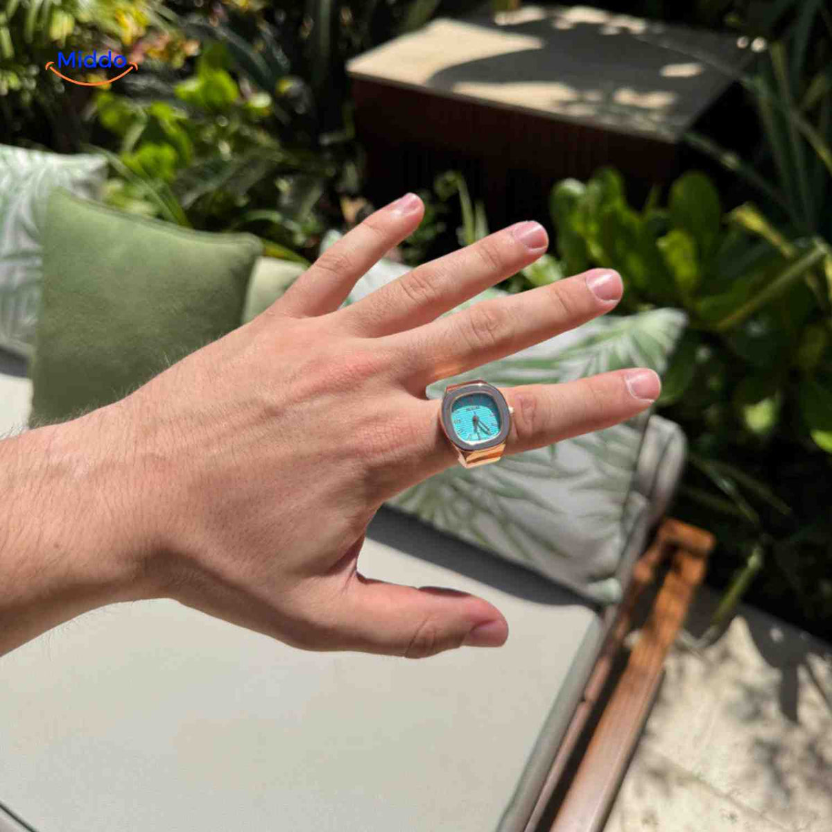 Timora Ringuhr in Roségold mit mintgrünem Ziffernblatt, Handmodell - www.middo.de