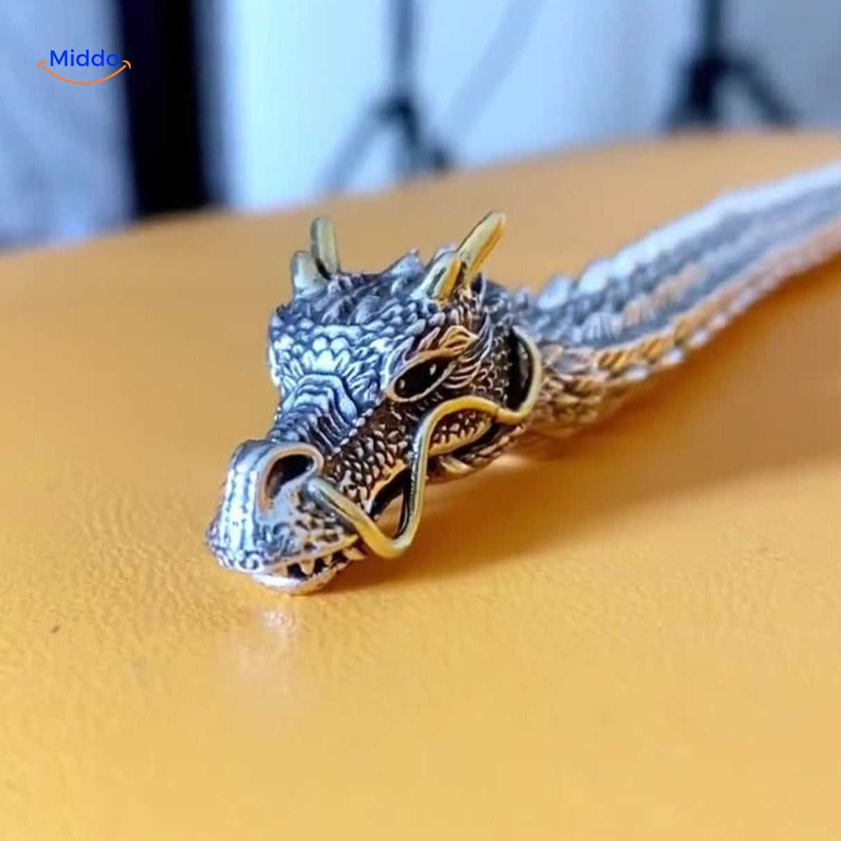 gebogen Drachenarmband in Kreisformat