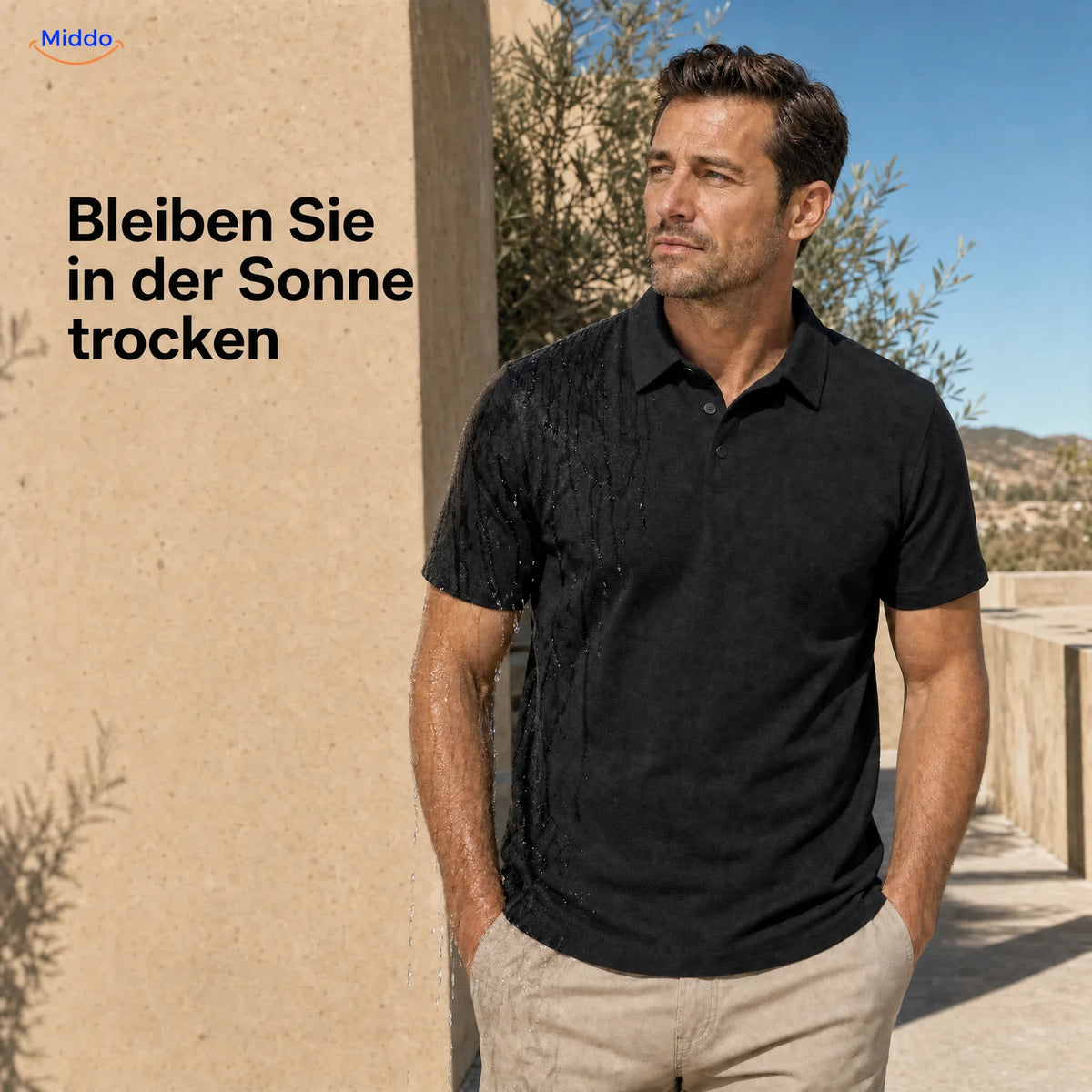 BreezeWear Herrenpolo mit kurzen Ärmeln: Mann mit schwarzem Polo an einer sonnigen Wand.