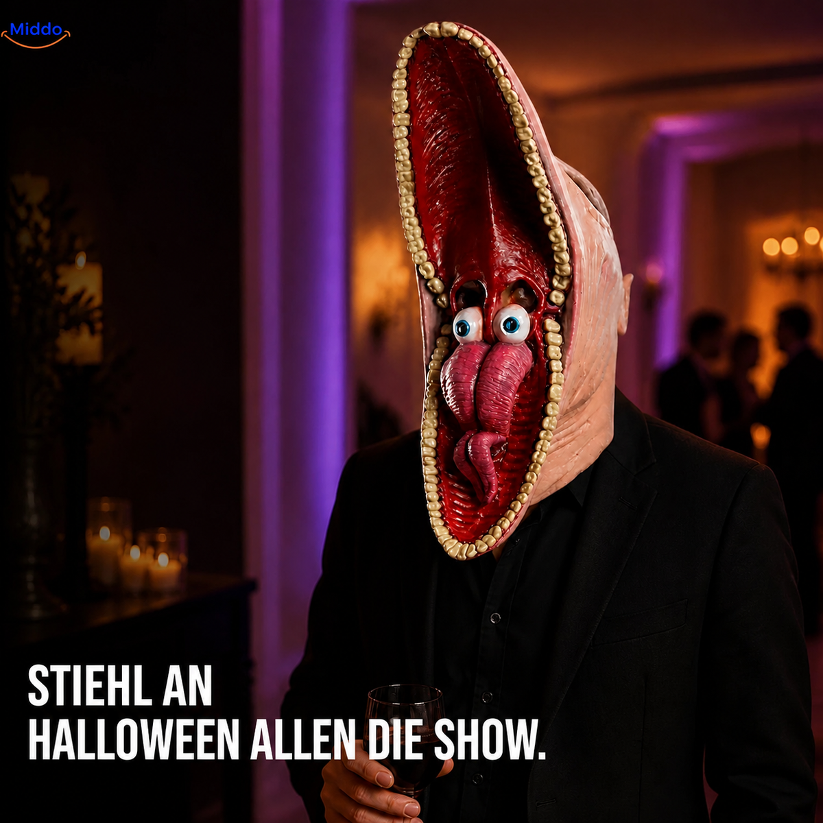 MaitlandMorph Halloween-Maske aus Latex: Mann mit Barbara-Maske mit geöffnetem Mund.