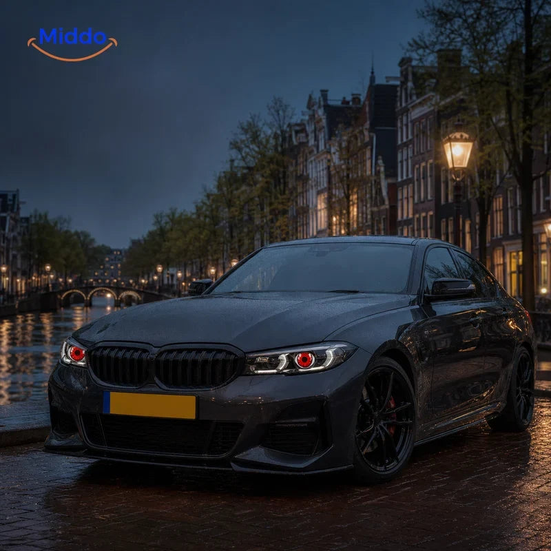 NightStare LED-Augendekoration für Scheinwerfer: Auto mit leuchtenden Augen an einem Kanal.