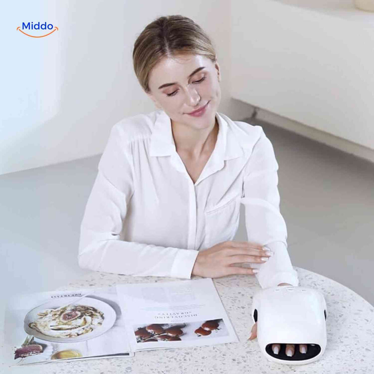 palmex massager Entspannte Handmassage beim Lesen
