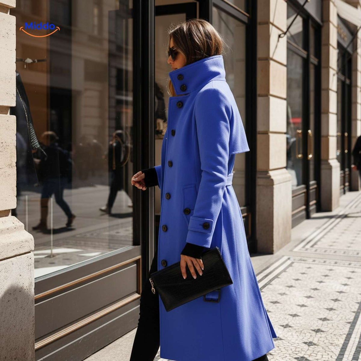 Veloura Mantel in Blau – Lange Jacke bei www.middo.de im Schaufenster