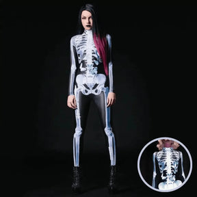 3D Halloween Skelettanzug mit leuchtendem Skelett auf schwarzem Hintergrund.