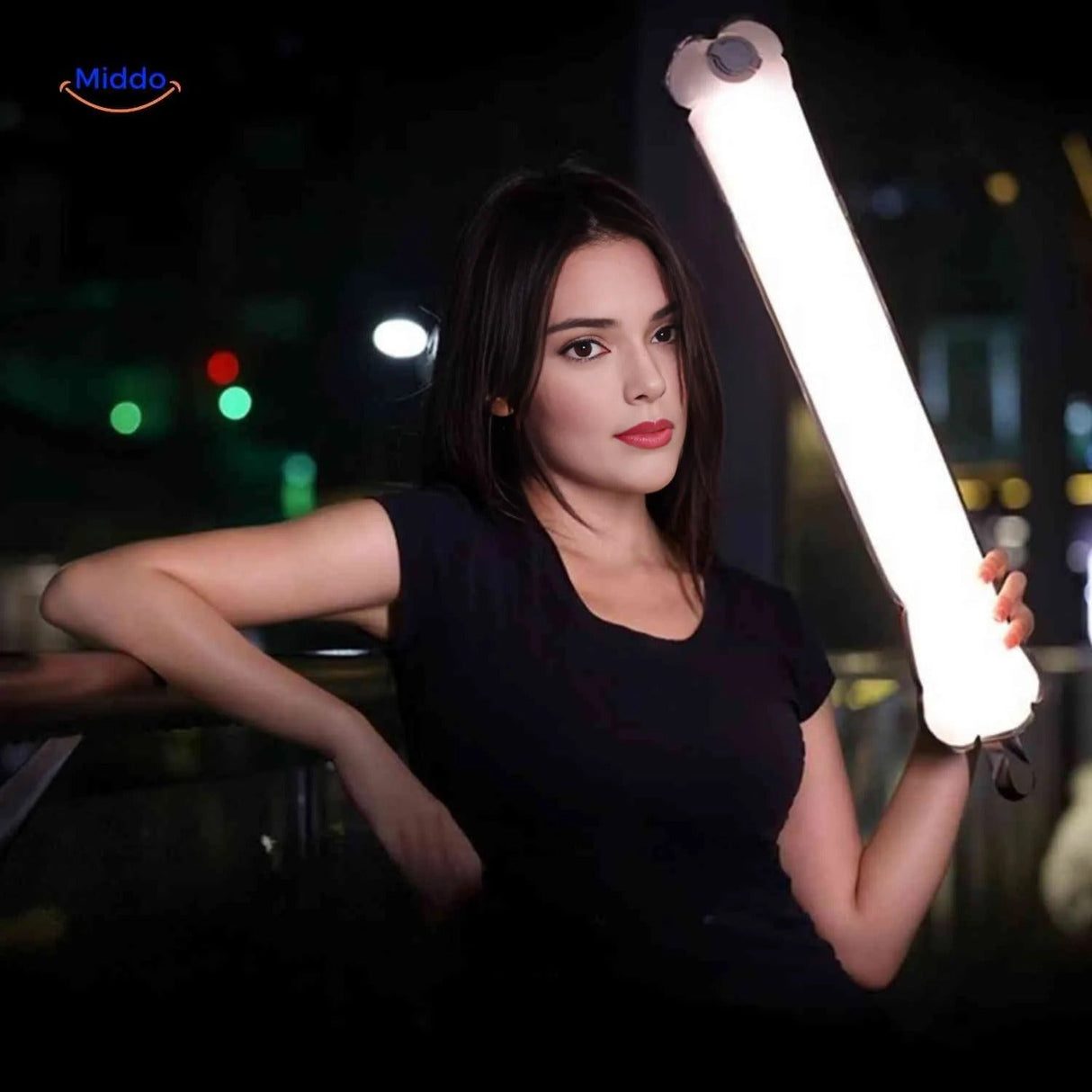 Aerolux Lampe für Portraitbeleuchtung Handheld LED-Röhre | www.middo.de