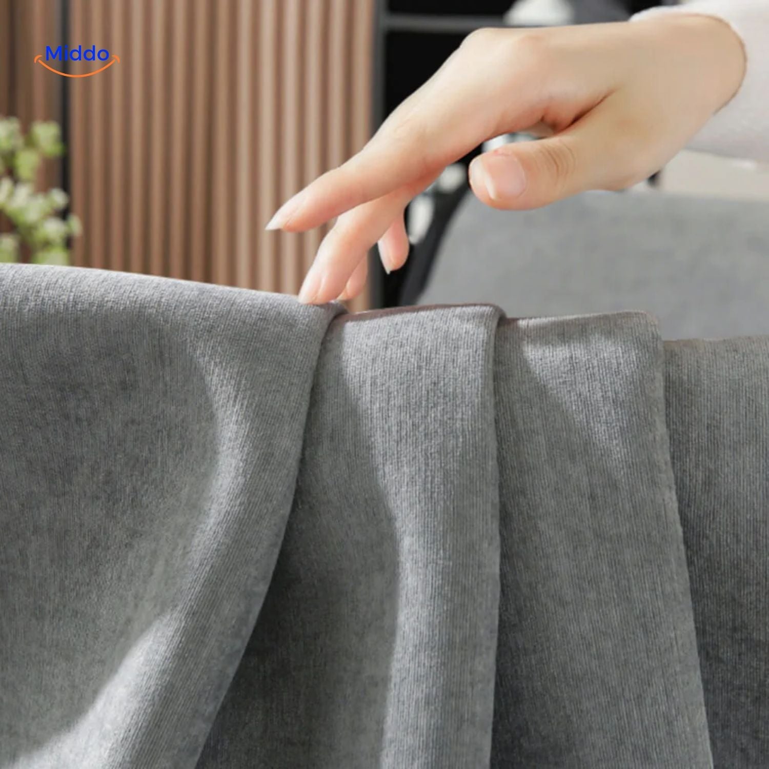 CheniLux Sofa Bezug grau berühren www.middo.nl