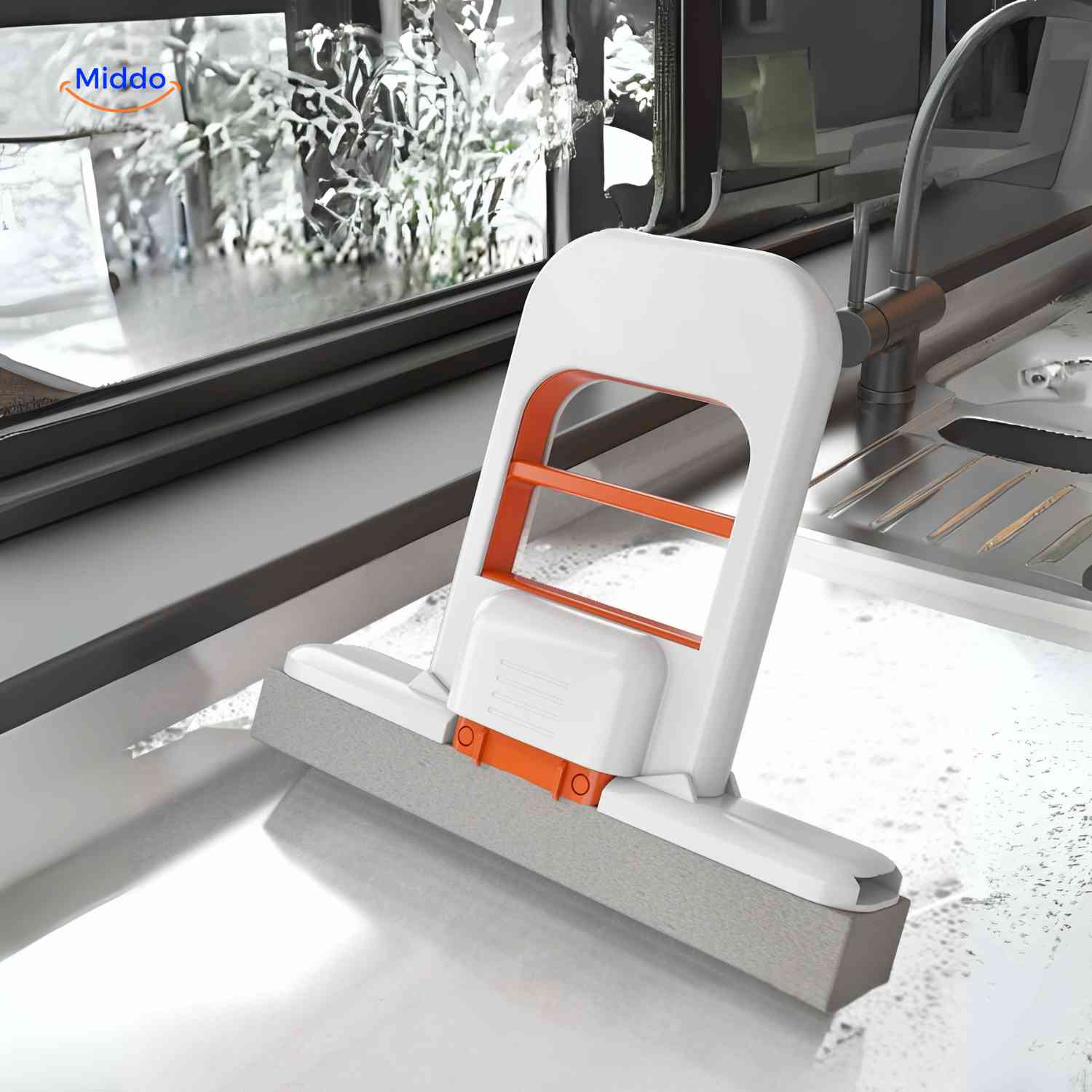 Die Cleanzy Mop für die Reinigung von Wasserhähnen und Böden finden Sie auf www.middo.de.