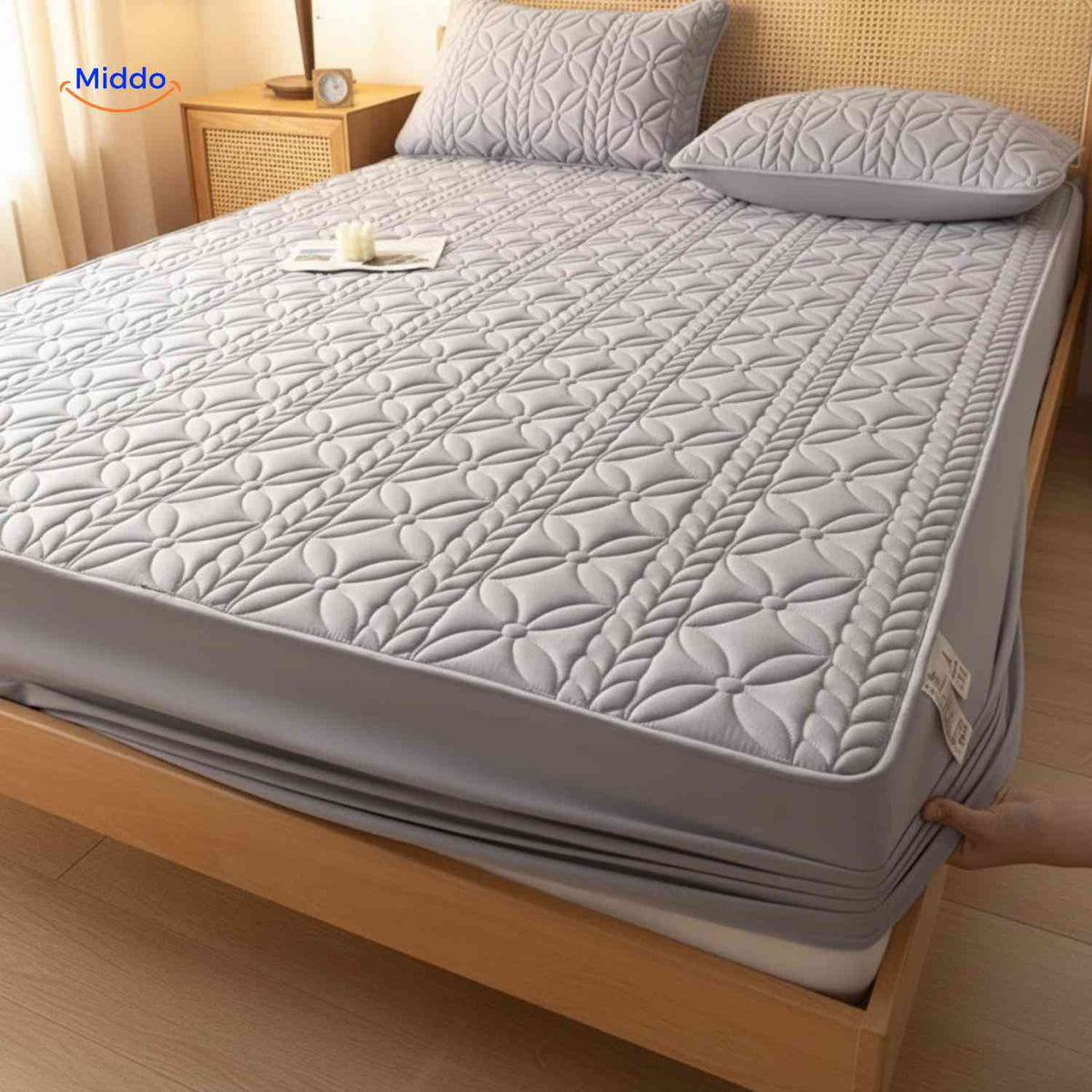 Comfortora Matratzenbezug mit elastischen Ecken – dehnbarer Matratzenschoner | www.middo.de