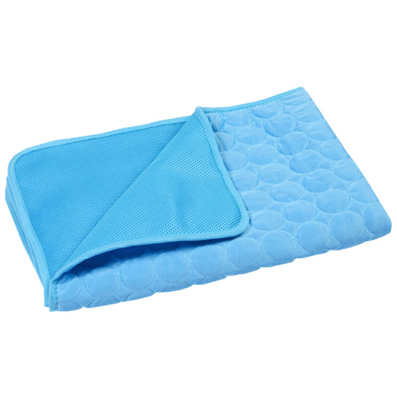 Blaue Coolmat wärmeabsorbierende Haustiermatte