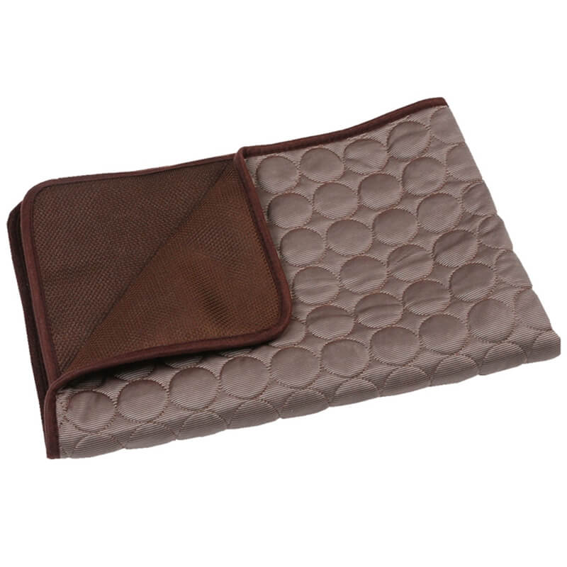 Braune Coolmat wärmeabsorbierende Haustiermatte