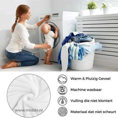 CozyFleece-Plüsch-Decke-Waschbar-www.middo.nlFrau schläft bequem unter der CozyFleece Plüschdecke