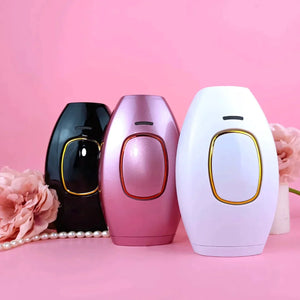 Drei DYLA 3.0™ IPL-Haarentferner in Schwarz, Rosa und Weiß