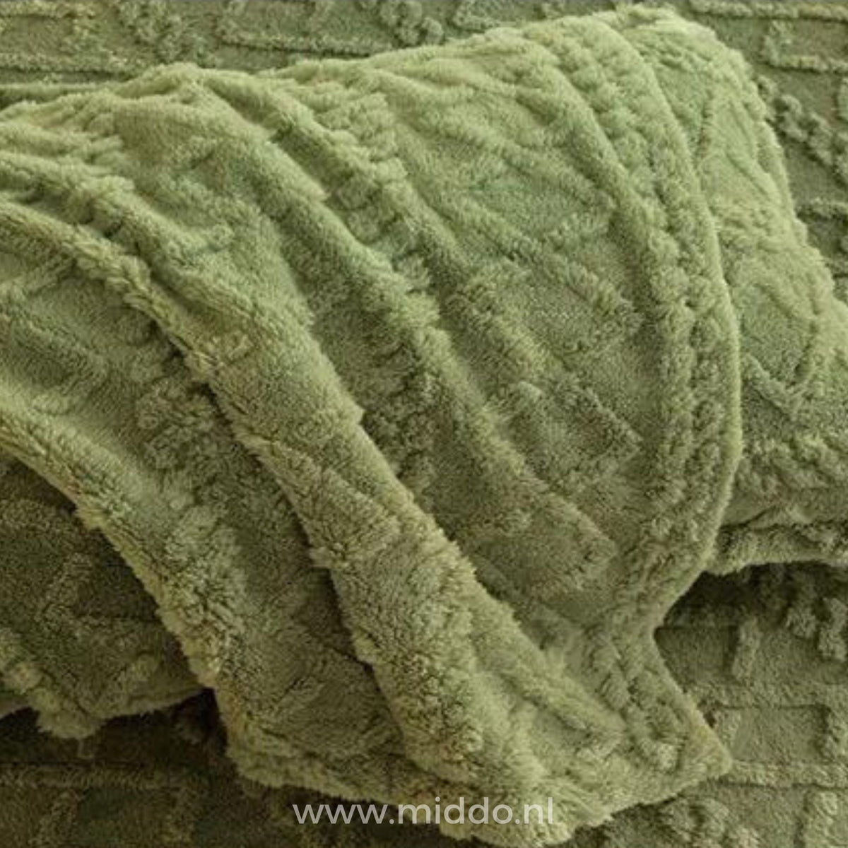 Fleece-Spannbettlaken mit passendem Kissenbezug.