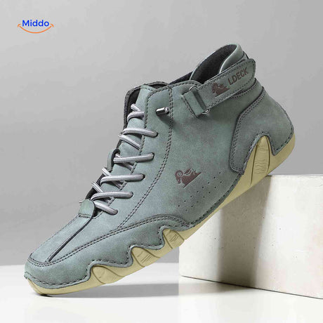 Flexura Schuhe in Dunkelgrün – Leichte Herren Sneakers aus Leder Entdecken Sie die Flexura Herren Sneakers in elegantem Dunkelgrün. Diese leichten Sneakers aus hochwertigem Leder bieten nicht nur optimalen Tragekomfort, sondern auch einen modernen Look. Sichern Sie sich jetzt Ihr Paar und erleben Sie die perfekte Kombination aus Stil und Bequemlichkeit!