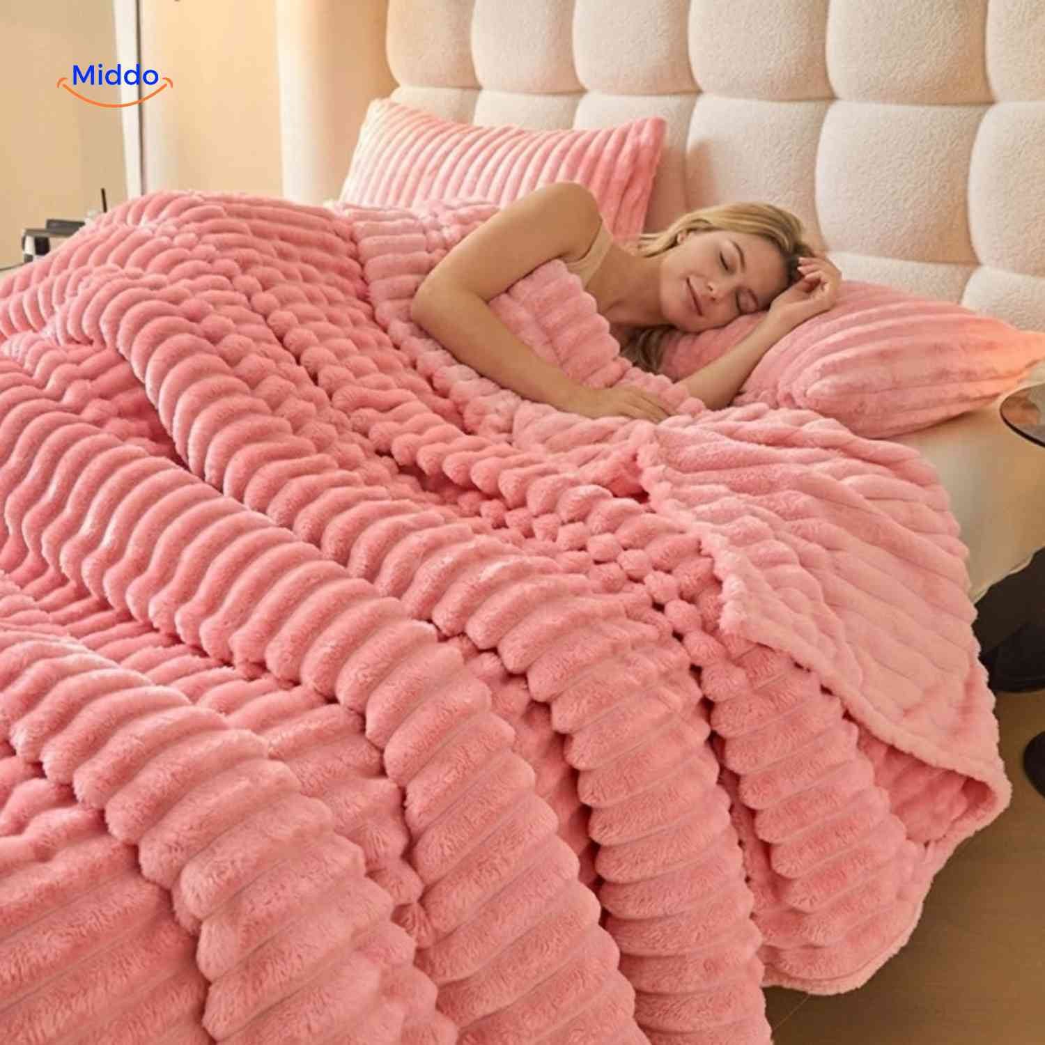 Fluffina Kuscheldecke – gemütlich und weich | www.middo.de