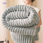 Fluffina Kuscheldecke aus weichem Plüsch - www.middo.de
