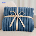 Fluffina Kuscheldecke aus weichem Plüsch – www.middo.de