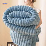 Fluffina Decke – weiche Plüsch-Geschenkdecke | www.middo.de