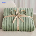 Fluffina Kuscheldecke aus weichem Plüsch – www.middo.de
