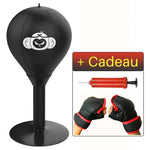 Schwarzer Boxsack mit Affenbild und Pumpe sowie Handschuhen als Geschenk