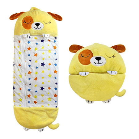 Knuffelschlafsack im Puppydesign für Kinder auf weißem Hintergrund