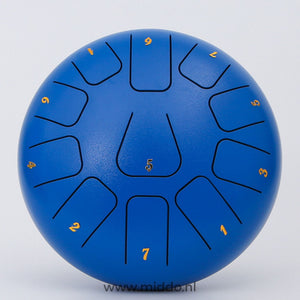 Blauer Stahl Zungentrommel von 20 cm mit Zahlen auf einem weißen Hintergrund
