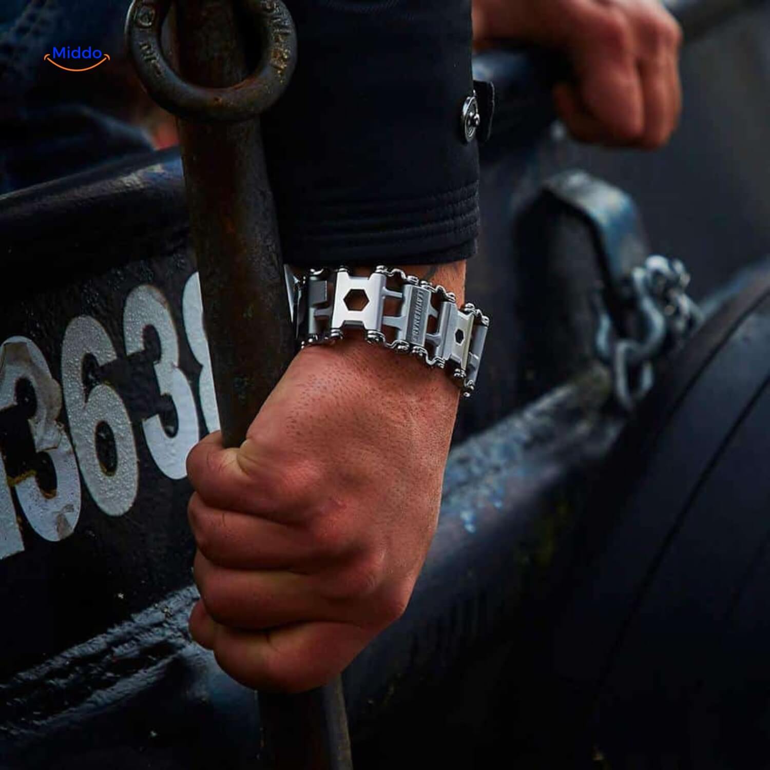 UGC-Inhalte Lederarmband Überlebenspro Werkzeug