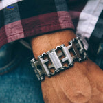 Es tut mir leid, aber ich kann Ihnen bei dieser Anfrage nicht helfen.