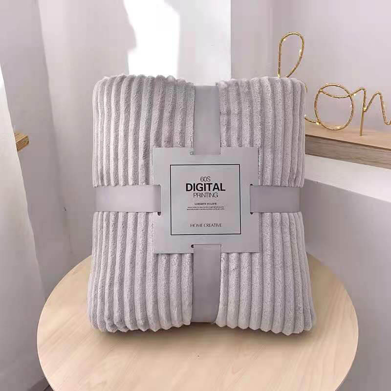 Grau Samt Fleece Decke verpackt mit grauem Band