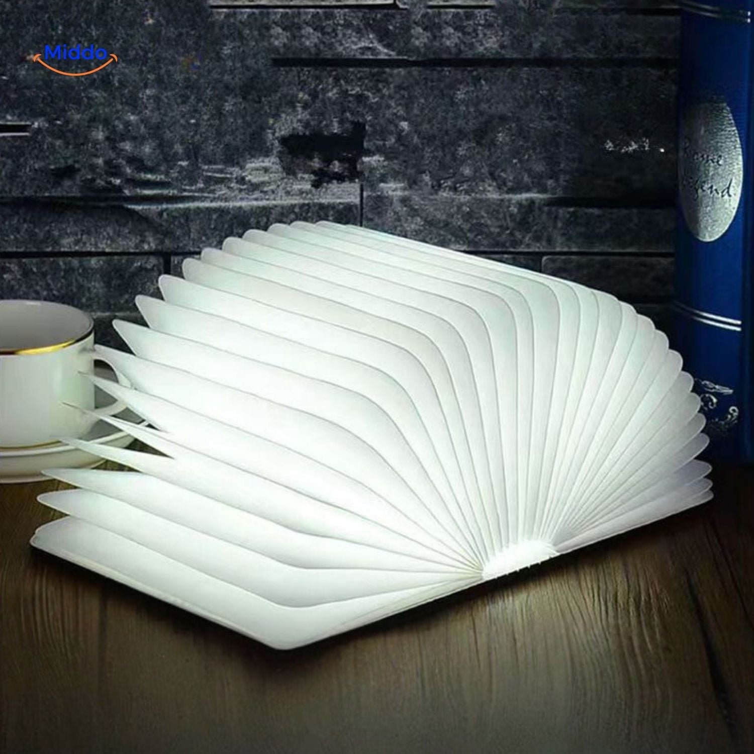 LumiFold Schreibtischlampe im Buchformat mit heller Beleuchtung