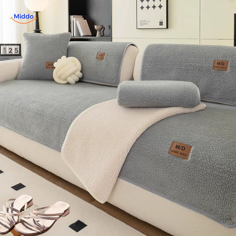 LuxeLamb Sofa Kissen blau graue Decken mit Stoff www.middo.de