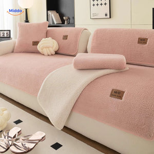 LuxeLamb Sofa Kissen rosafarbene Decken aus Stoff www.middo.de