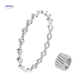 Morphix Ring aus Silber mit klaren Strasssteinen – kaufen Sie jetzt auf www.middo.de!