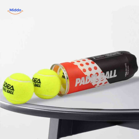 PadelPro Padelbälle aus der Dose auf einem Tisch
