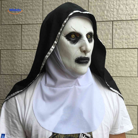 Phantora Nun Maske – Seitenansicht mit gelben Augen, realistisch. www.middo.de