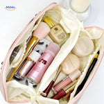 PillowPro Reisetasche für Makeup-Inhalte mit Hygieneprodukten www.middo.de