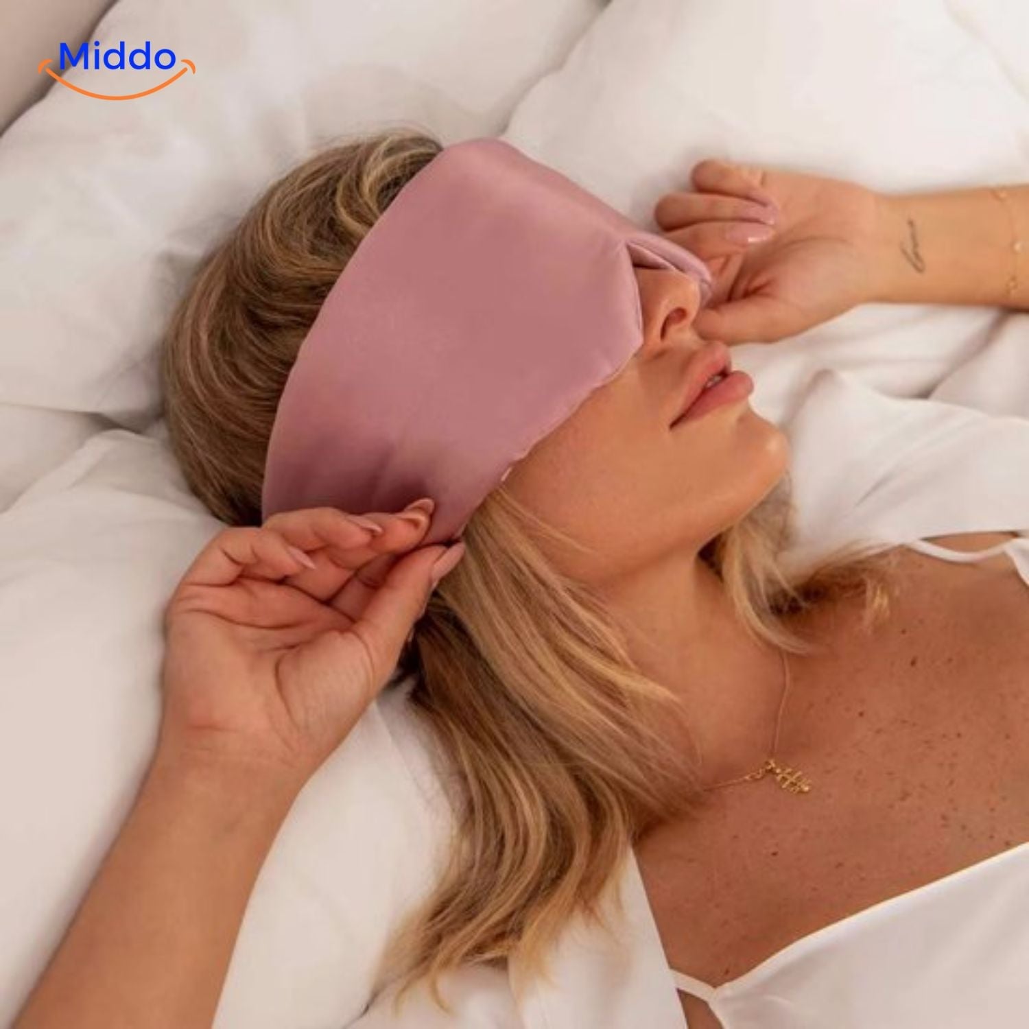 SilkDream Maske schwarzes Satin-Augenmaske Nahaufnahme getragen