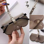 mehrere Beispiele in 1 Foto der beigen Brillenetui