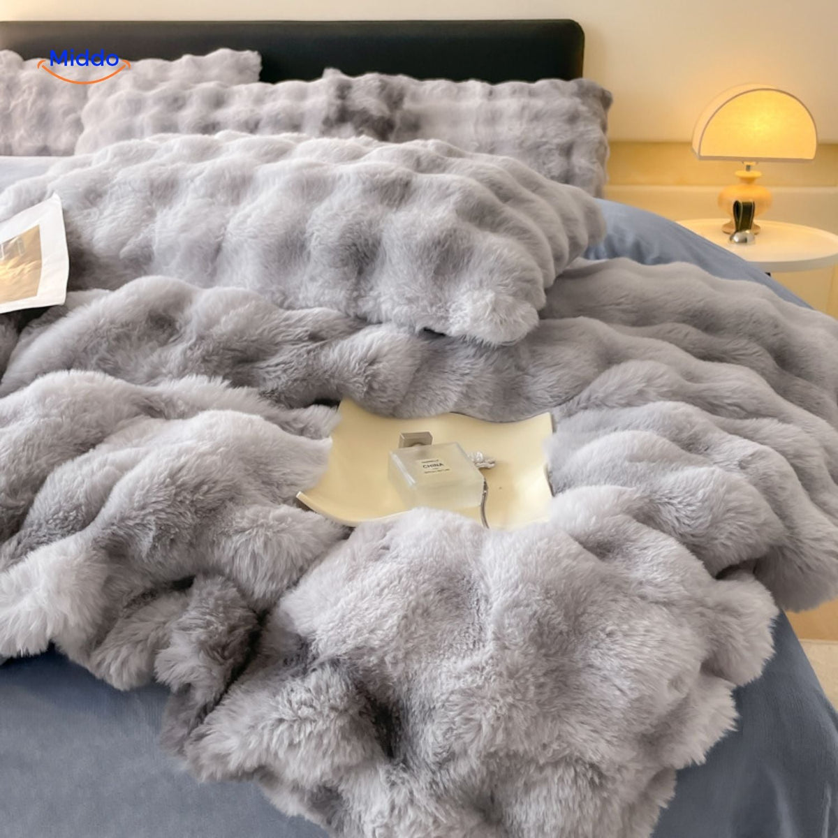 SnuggleBunny Plüschset graue Plüschdecke mit Lampe www.middo.de