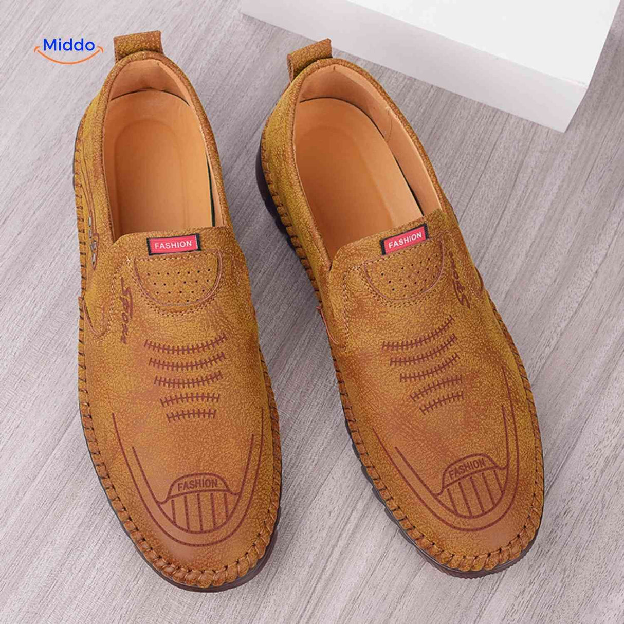 Solura Loafers in Braun – Herren Slip-On Schuhe für lässigen Komfort Entdecken Sie die Solura Loafers in Braun, die perfekten Slip-On Schuhe für modebewusste Männer. Diese lässigen Schuhe vereinen stilvolles Design mit hohem Tragekomfort. Ideal für den Alltag oder besondere Anlässe. Gönnen Sie sich diesen Komfort! Jetzt kaufen!