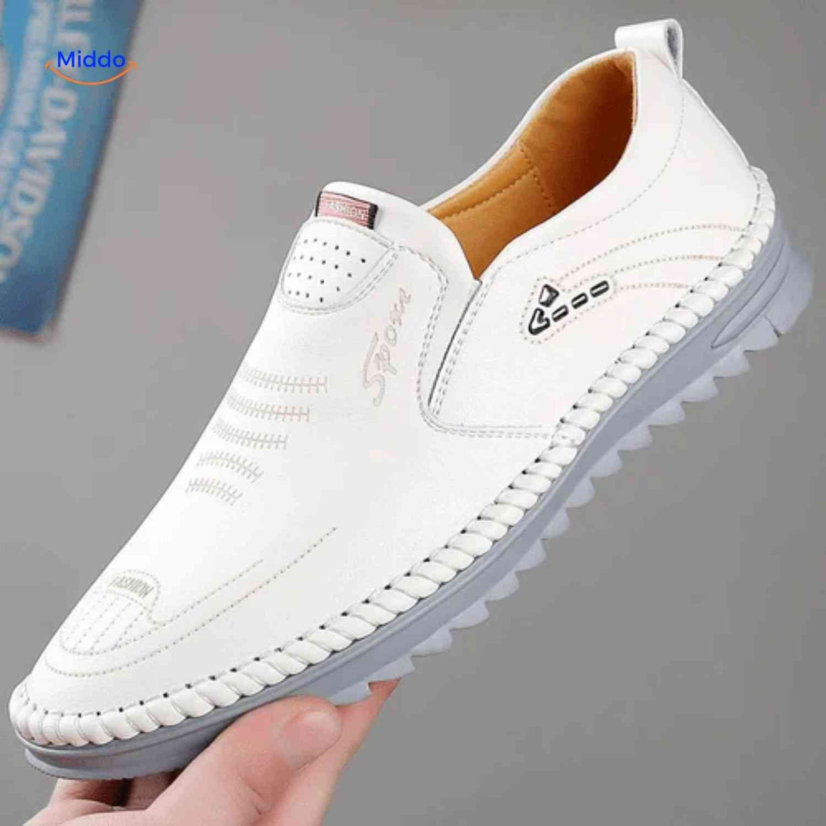 Solura Slipper in Weiß mit glattem Obermaterial, atmungsaktiver Herrenschuh