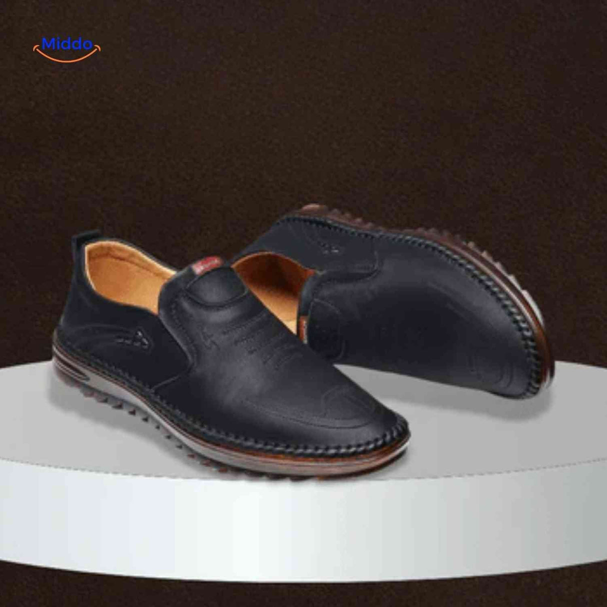 Solura Loafers in Schwarz – Elegante Herren-Slipper für Freizeit und Komfort. Entdecken Sie jetzt die perfekte Kombination aus Stil und Bequemlichkeit auf www.middo.de!