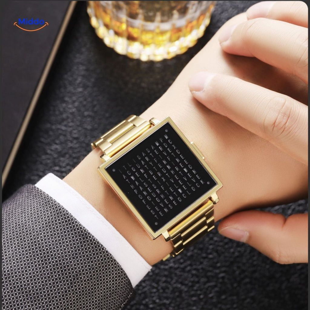 TimeMyst Quadrat Uhr gold am Handgelenk elegantes Design www.middo.nl